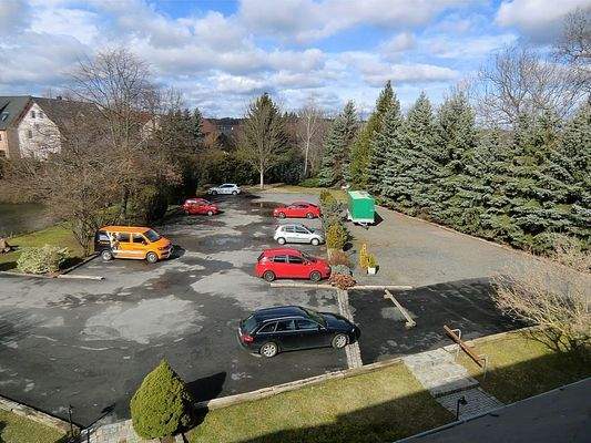 D2441-Intern1#Blick PKW Stellplatz.jpg