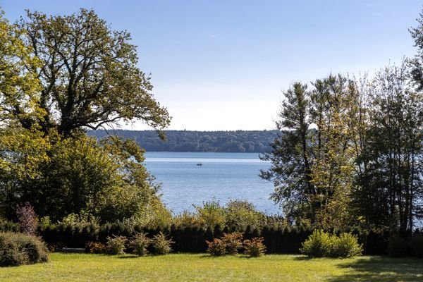 Traumhaftes Grundstück am See