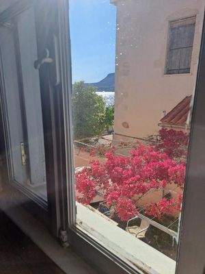 Kreta, Kalyves: Elegante neoklassizistische Villa am Meer zu verkaufen