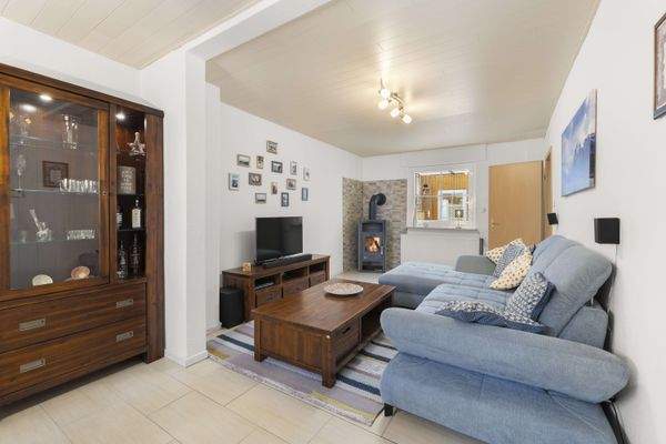 Wohnzimmer mit Kamin 