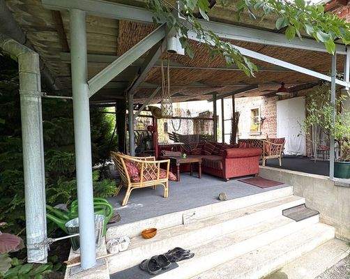 überdachte Sitzecke 