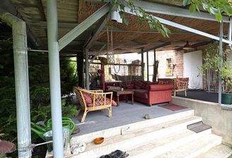 überdachte Sitzecke 