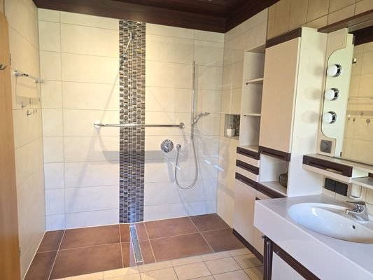 EG_Tageslichtbad mit Dusche und WC (1)_#121712
