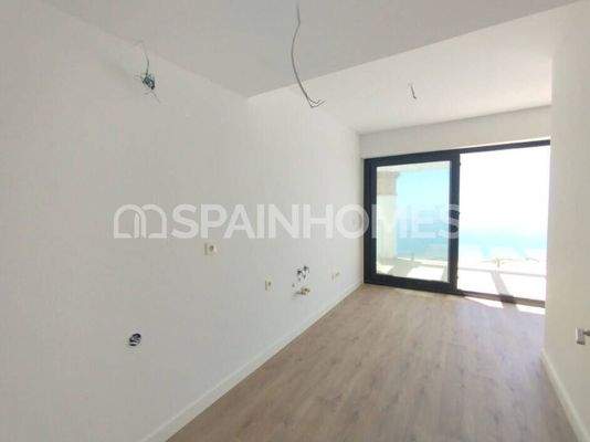 Sea-View Townhouses with Investment Potential in Torros Malaga