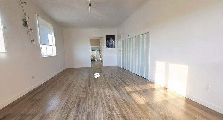 digital entmöbliert (KI)