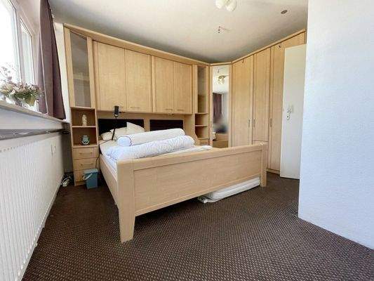 Schlafzimmer weitwinkel.jpg