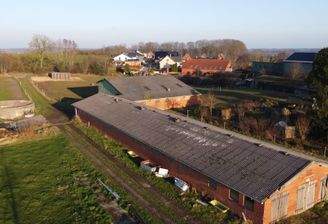 Kuhstall und Scheune