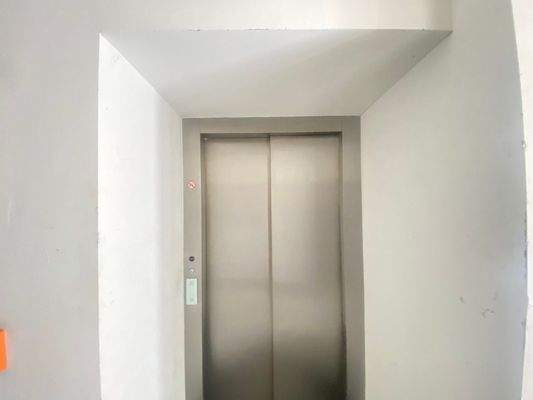 Moderner Lift im Altbau 