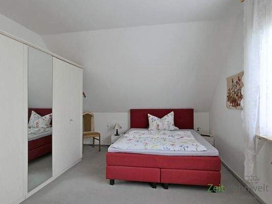 Doppelbett im Schlafzimmer