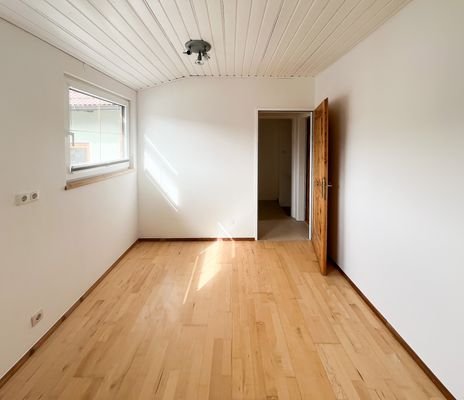 Zimmer 2 OG