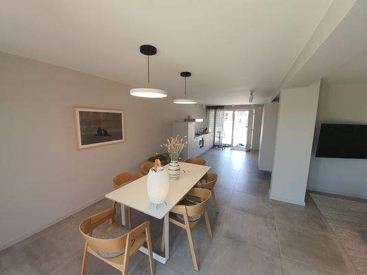 Esszimmer mit Blick zur Küche