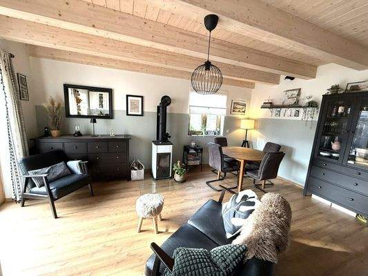 Wohn-Esszimmer mit Schwedenofen (EG)