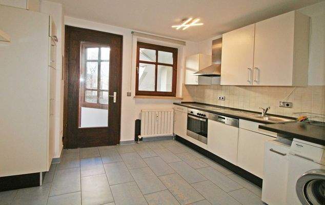 Küche mit Einbauküche