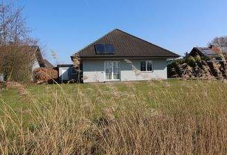 1 - Gartenansicht mit Solar