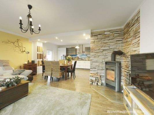 Wohnzimmer mit Kamin