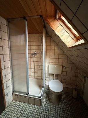 Badezimmer im Dachgeschoss