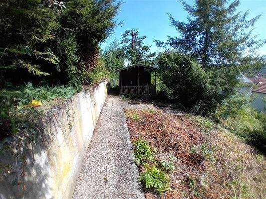 terrassenartig angelegter Garten