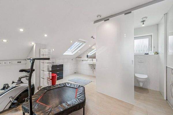 Hobbyraum & Bad (Whg. DG)