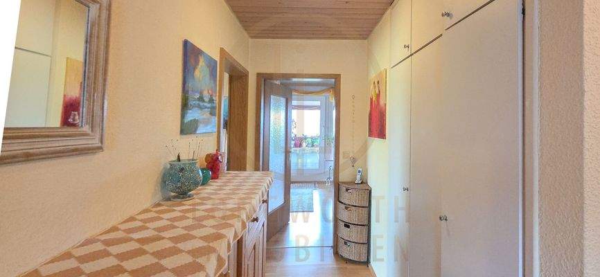 11-Oberfer-Westend-Wohnung-Flurgang