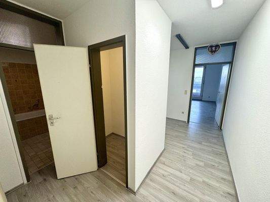 Flur & Abstellkammer