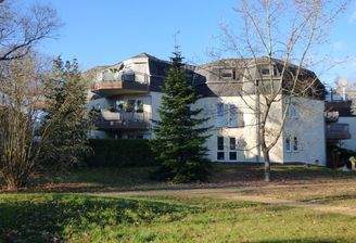 Hinteransicht mit Blick zum Balkon