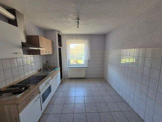 Küche mit Einbauküche