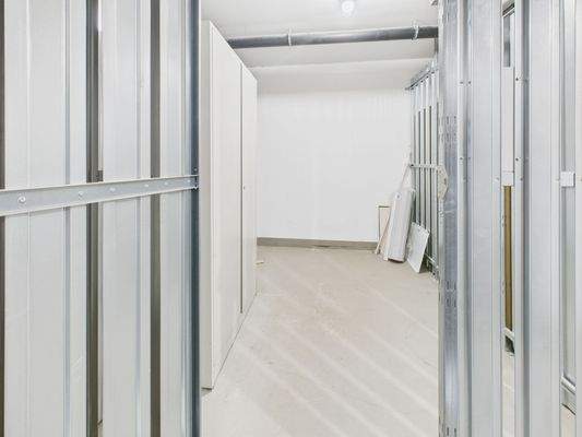 CAM01223G0-PR0169-STILL027