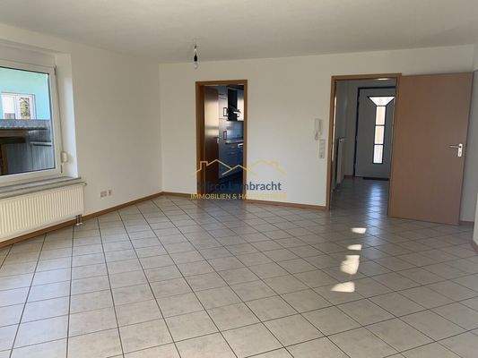 Blick auf Küche und Eingangsbereich