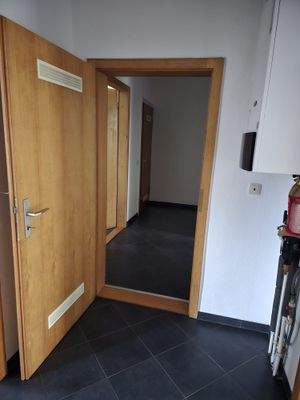 Flur aus Sicht Bad.jpeg