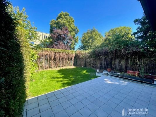 Terrasse mit Gartenteil 1