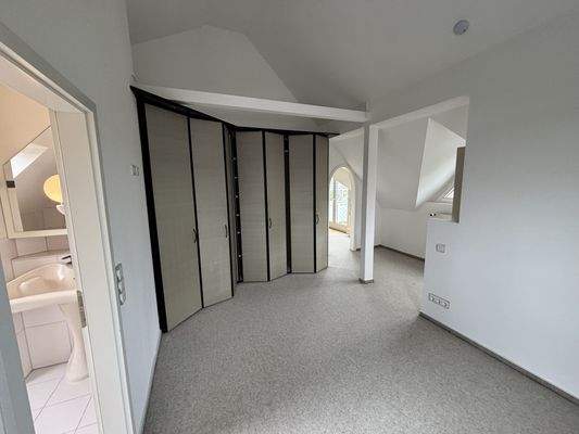 Spitzboden / Einbauschränke