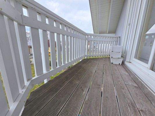 Balkon vor Schlafzimmer und Ankleide 