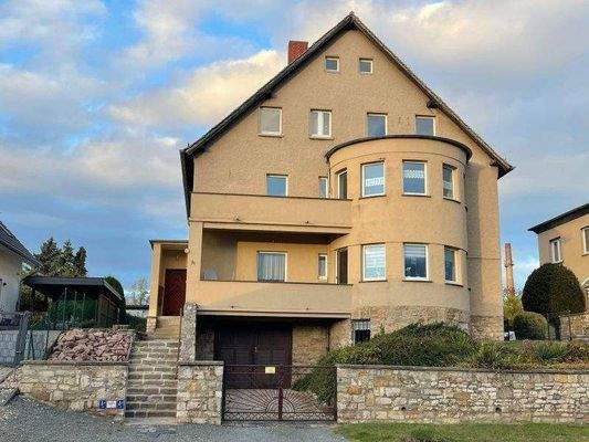 Vorderansicht, Zufahrt zur Tiefgarage