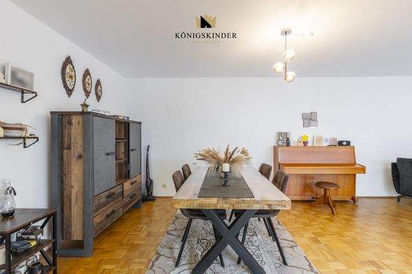  Heller Wohnbereich mit viel Platz für Wohnen und Essen