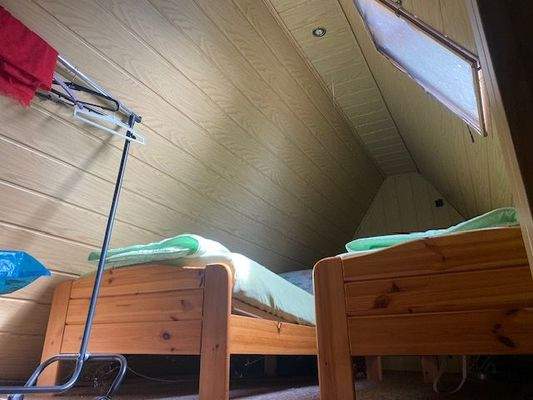 Schlafboden Gartenhaus 1.jpeg