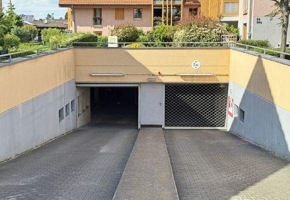Tiefgaragenzufahrt