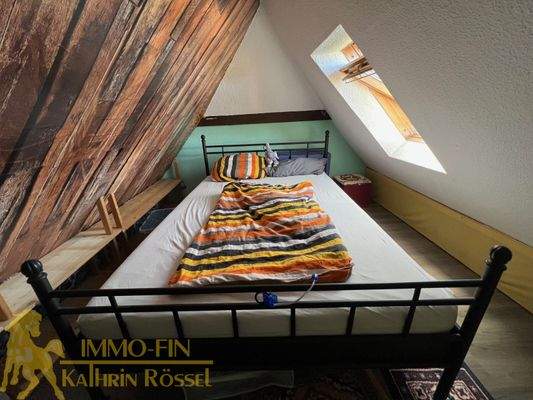 Spitzboden über Wohnzimmer - Schlafbereich