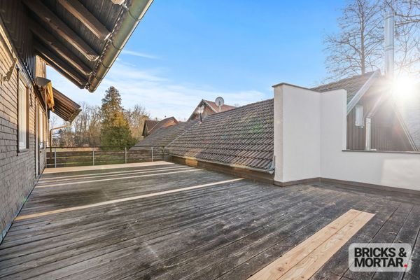 Hauptgebäude OG-Terrasse2