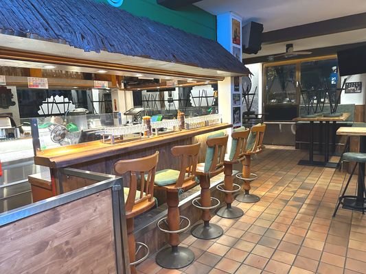 Bar_Sitzreihe