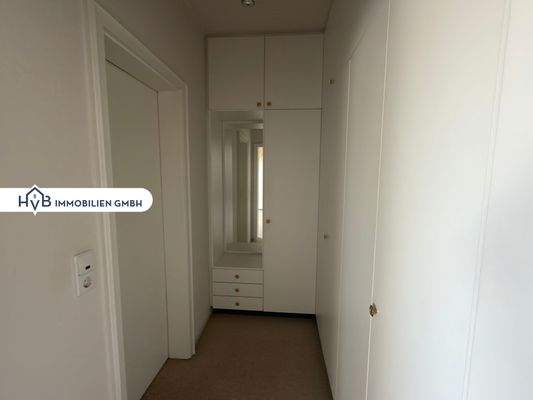 Ankleidebereich vor Kinderzimmer