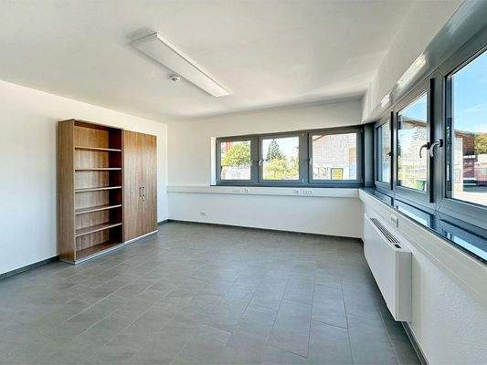 Büro-/Ausstellungsräume OG
