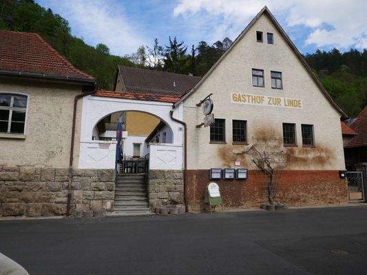 Straßenansicht Gasthaus