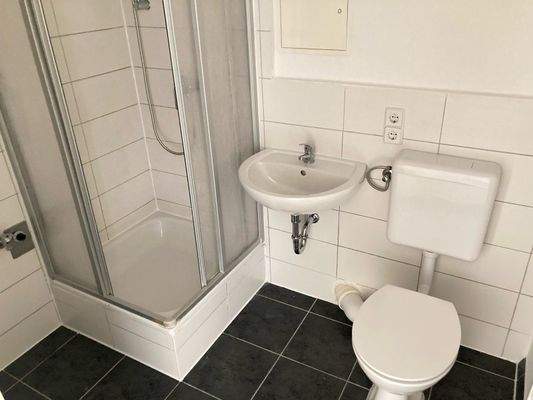 Badezimmer mit Dusche