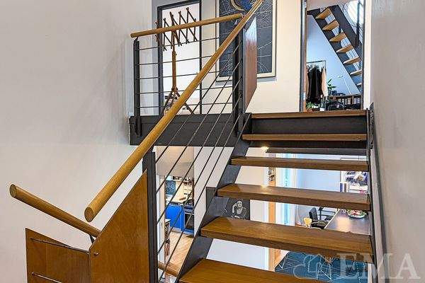 Treppe ins Obergeschoss