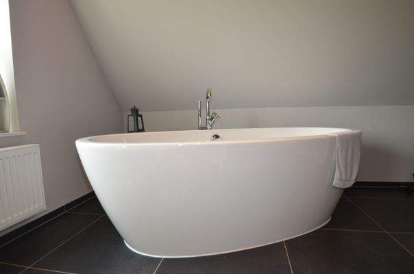 DG frei stehende Badewanne