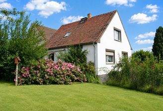 Haus Grundstücksseite