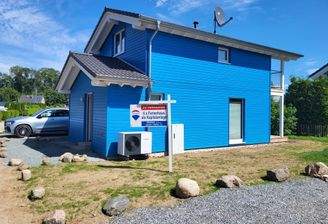 Ansicht blaues Haus