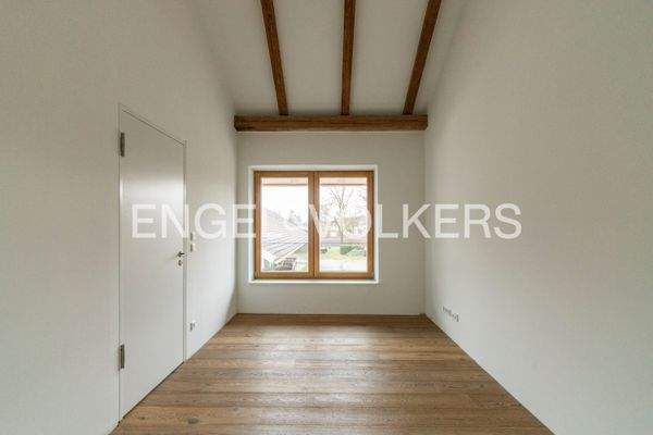 Arbeits-/Kinderzimmer im unteren Bereich