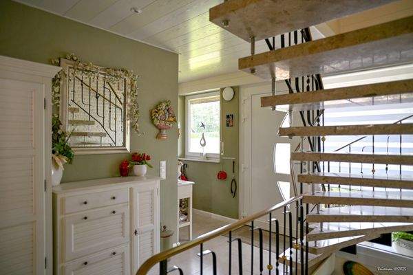 2048 VoicFZB_4236.jpg