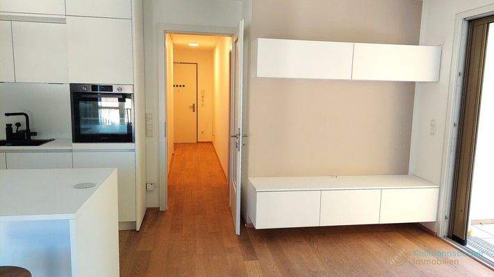 gute Aufteilung der Wohnung mit exklusiven Einbauten